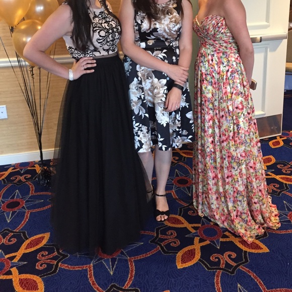 Prom dress - Picture 3 of 4